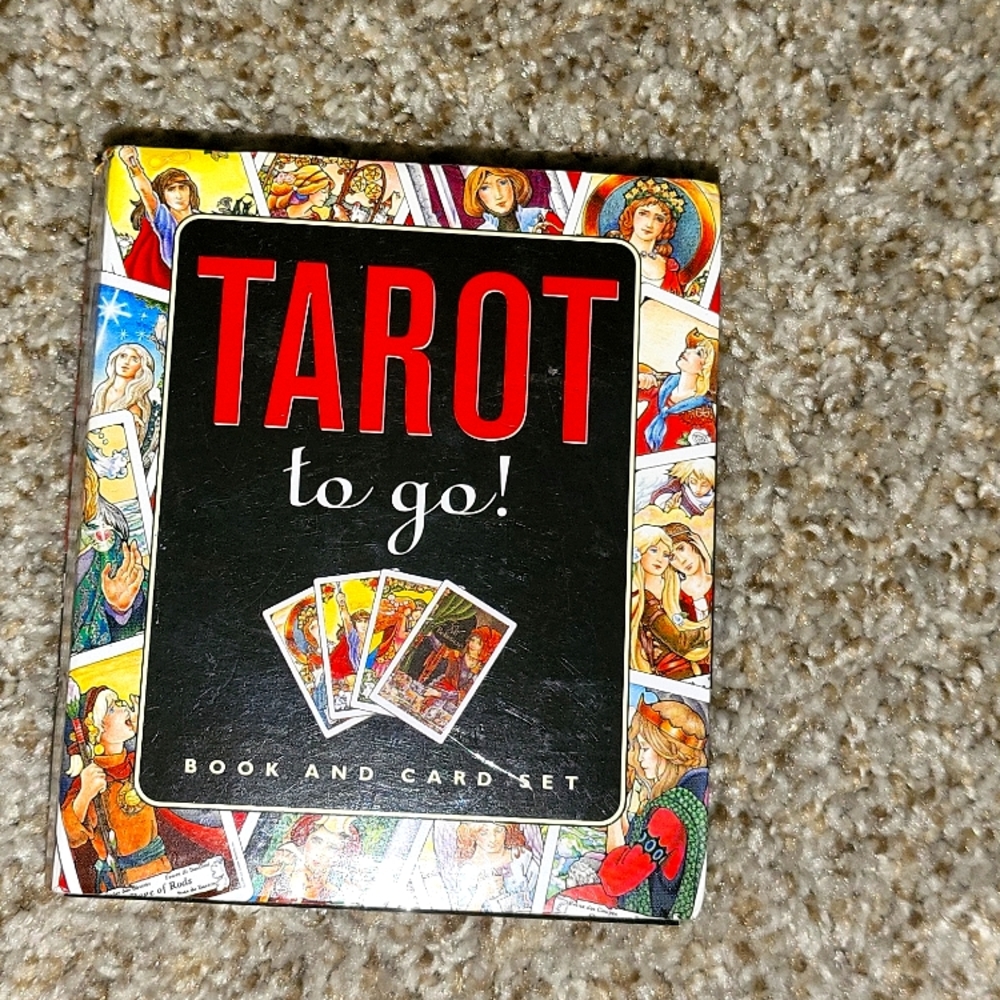 Tarot to go cards